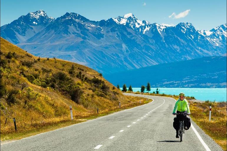 Alps Pacific Ocean Cycle New Zealand: Alps to Ocean Trip