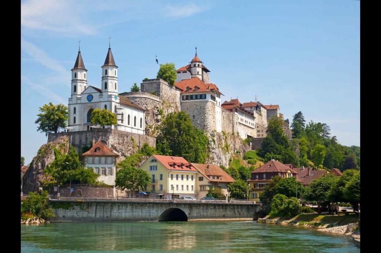 Local Immersion Historic sightseeing Scenic Switzerland: Rail Journey through the Mountains package