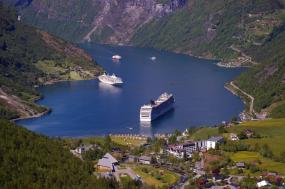 Vintage era voyages along the Norwegian coast