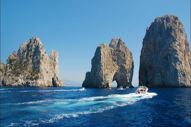 Sailing Sailing Sail Italy: Amalfi to Procida package
