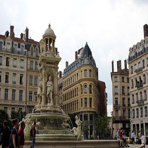 Active & Discovery on the Rhône with 2 Nights in Paris (Southbound) tour