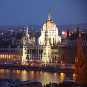 A Taste of the Danube with 2 Nights in Vienna & 2 Nights in Budapest (Eastbound) tour