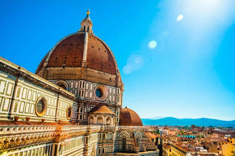 Local Immersion Historic sightseeing Lake Como, Florence & Rome package