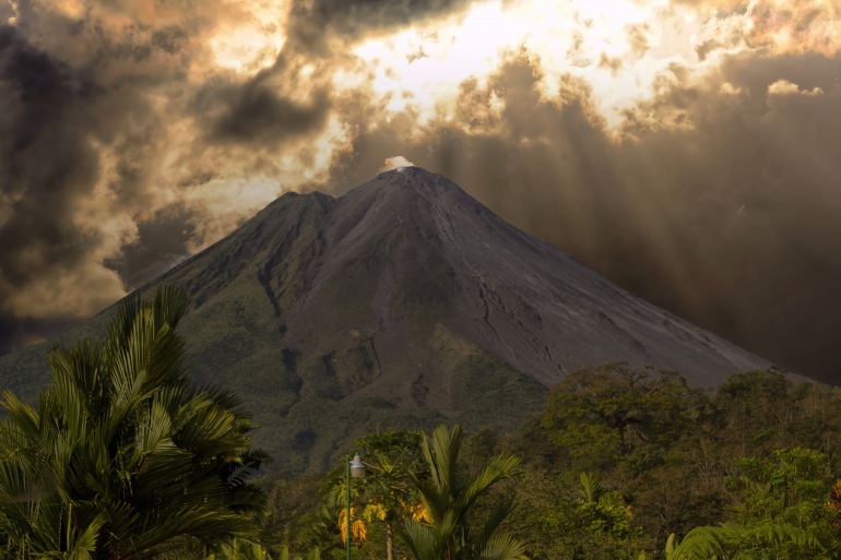 Arena Volcano View, Central America