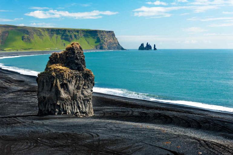 Nature & Wildlife Culture Highlights of Iceland’s Ring Road package