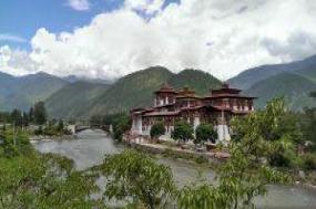 Bhutan : Mountain Kingdom (First Class )