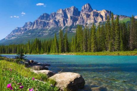Iconic Rockies and Western Canada with Rocky Mountaineer Silverleaf