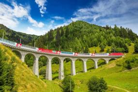 Scenic Switzerland: Rail Journey through the Mountains