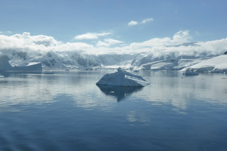 Icebergs antarctic-Argentia-337609-P