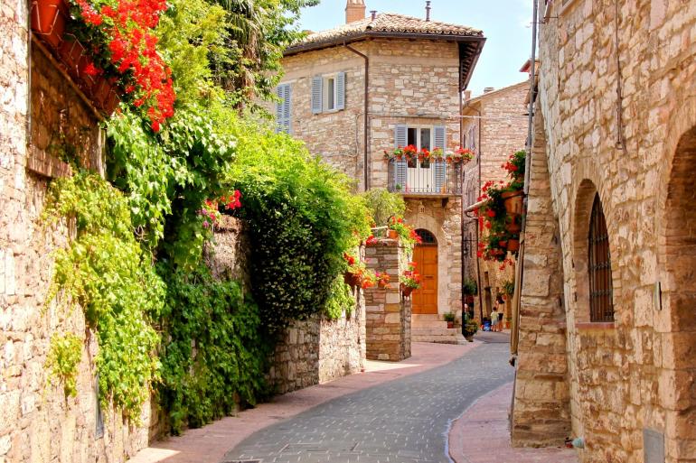 Tuscan & Umbrian Countryside Featuring Italy's Charming Hill Towns By 