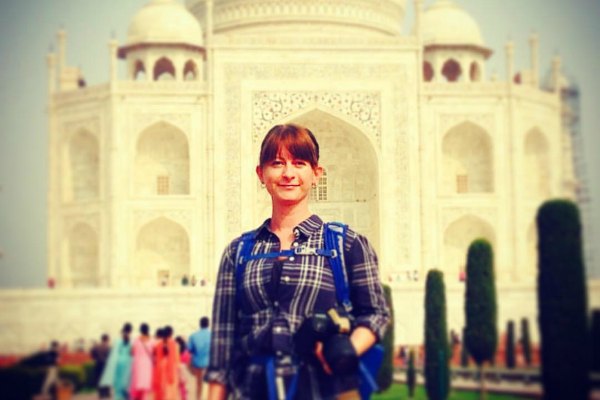 Kirsten Smith travel blogger in India solo around the world travel