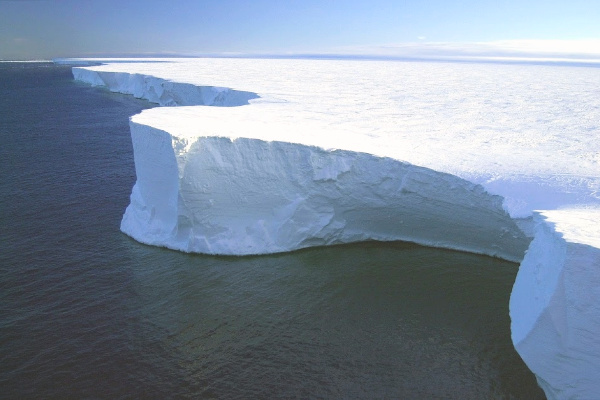 Large ice wall in Antarctica