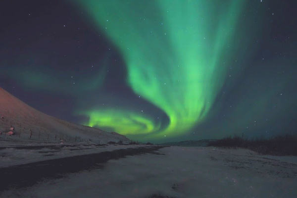 green northern lights iceland