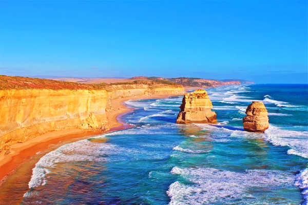 twelve apostles australia coastline at sunset
