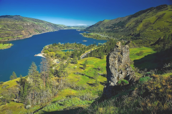 Aerial view of Columbia River in Oregon