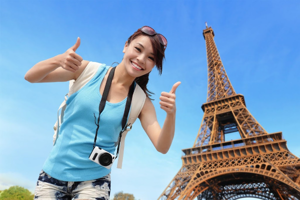 Young woman on vacation in Paris