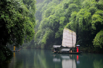 Traditional boats on the yangtze river 