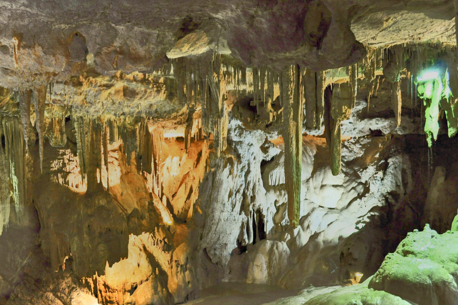 Skocjan-Cave-with-stalagmites