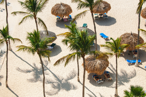 White sand beach in Aruba.