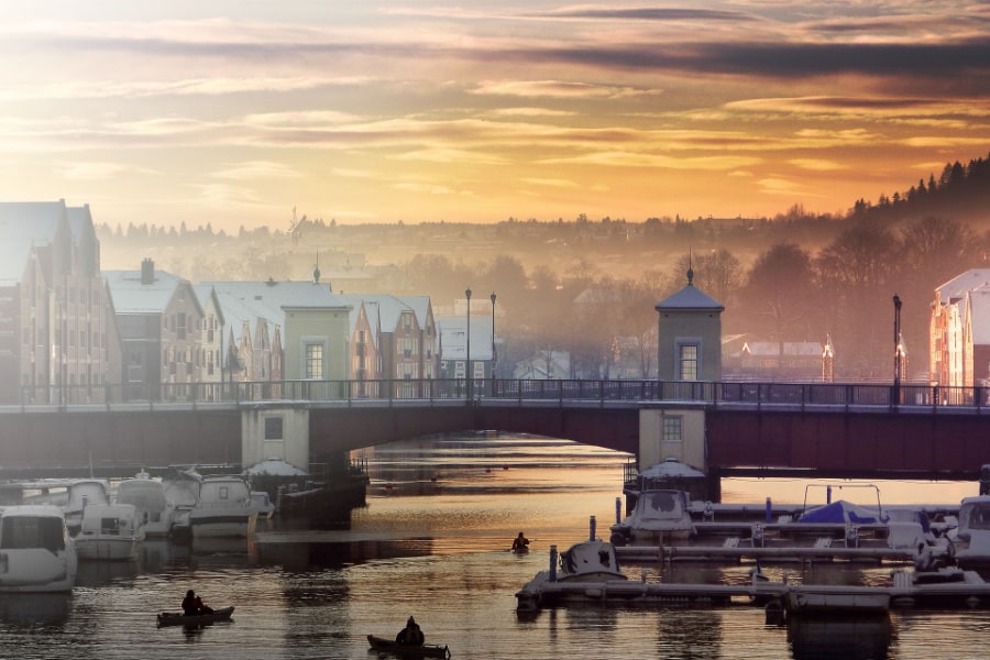 trondheim-bridge-in-morning